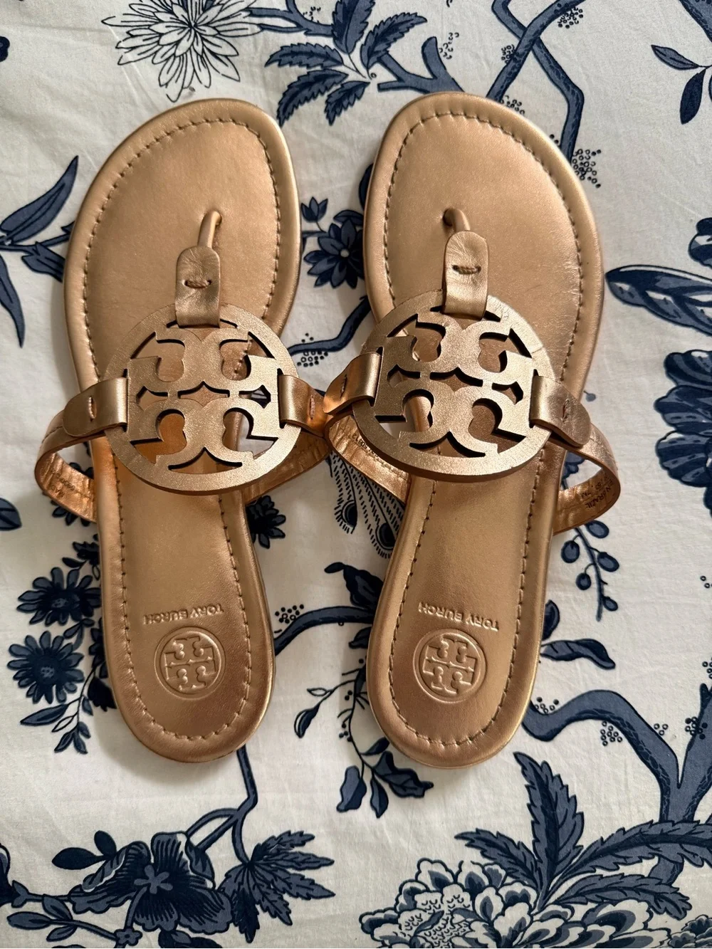 Tory Burch Metallic Rose Gold Miller Sandals! ✨🌹